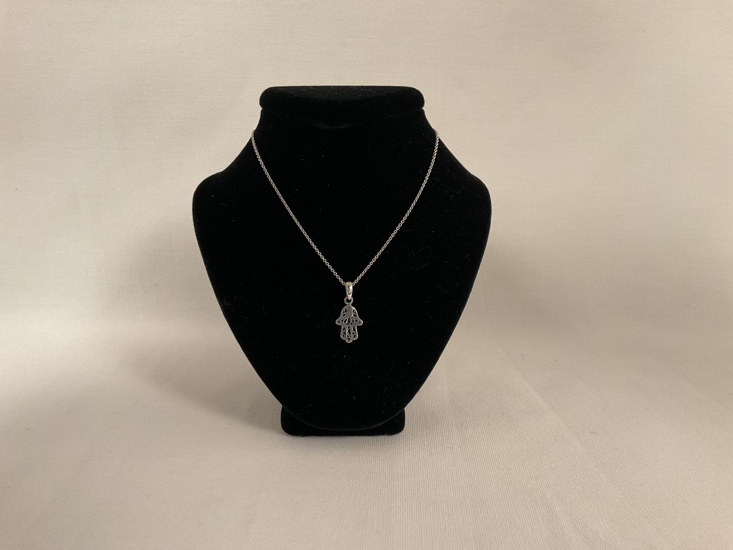 Small Sterling Silver Filigree Hamsa Necklace on 16 &quot; Cable Chain