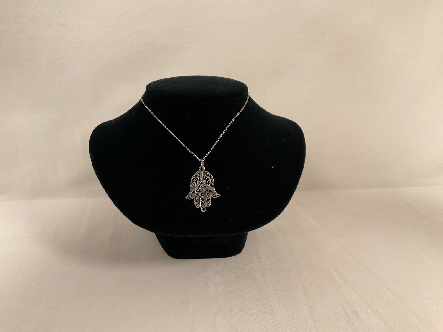Sterling Silver Filigree Hamsa Necklace on 18&quot;Cable Chain