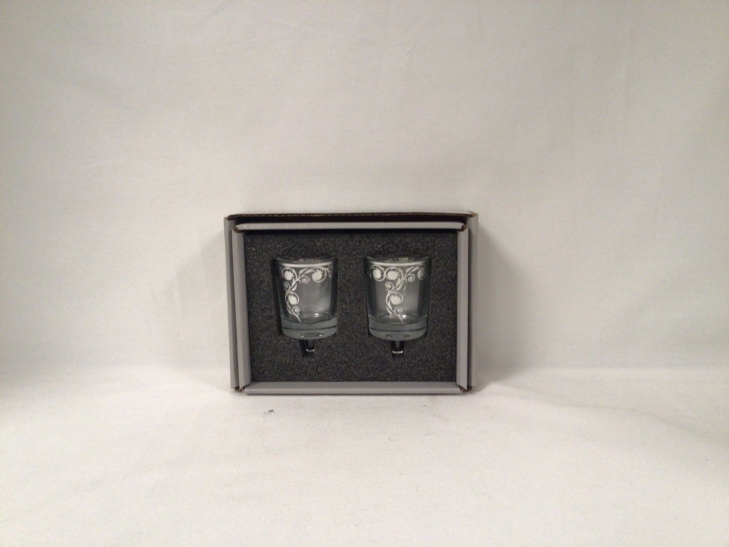 Hadarya Glass Candle Holders for Neronim(Shabbat) Candles with Silver Pomegranate Decoration