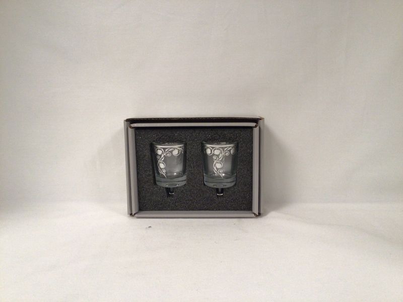 Hadarya Glass Candle Holders for Neronim(Shabbat) Candles with Silver Pomegranate Decoration Hadarya Glass Candle Holders for Neronim(Shabbat) Candles with Silver Pomegranate Decoration