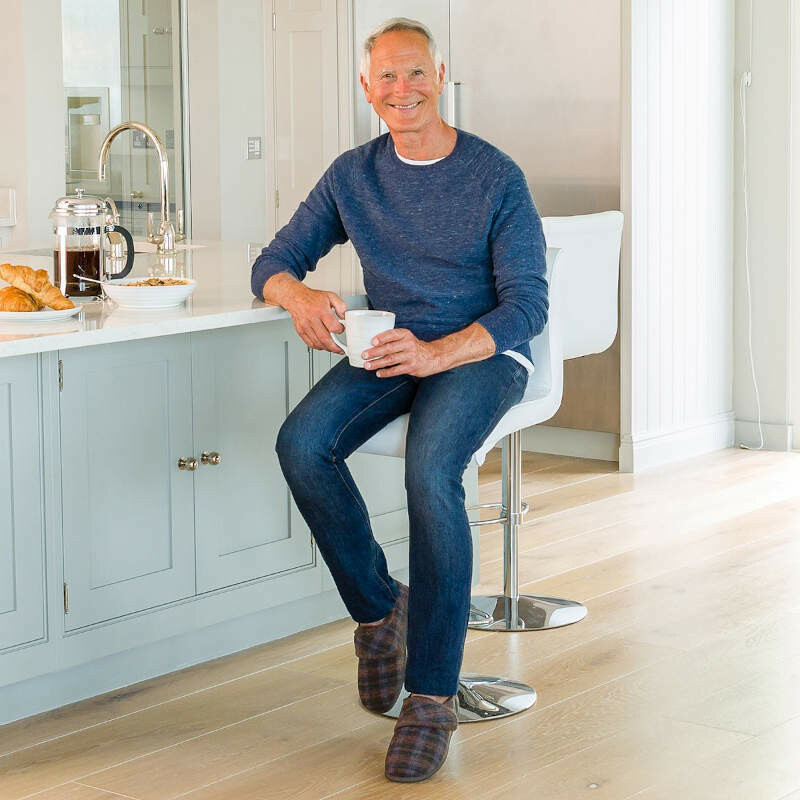 narrow fitting mens slippers