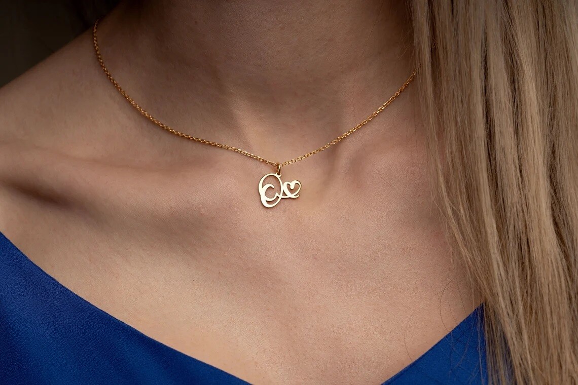 Collana con nome Oro 18 kt. con lettera cuore donna gioielli