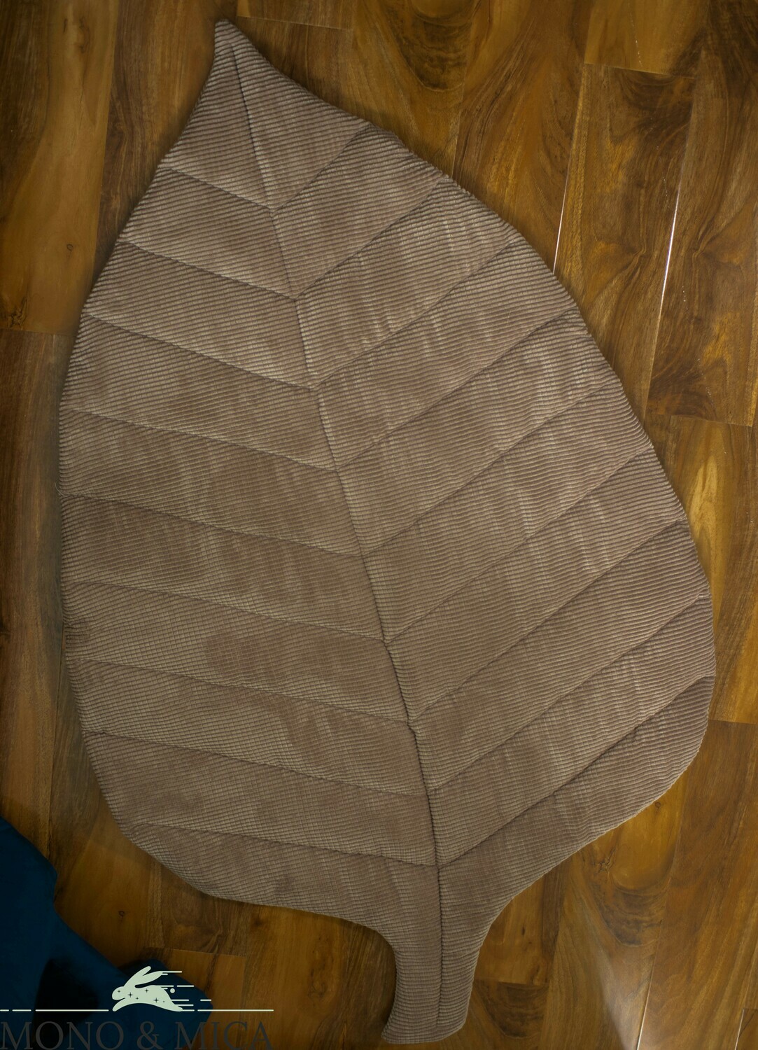 Textured Velvet Leaf Mat - Hazelnut