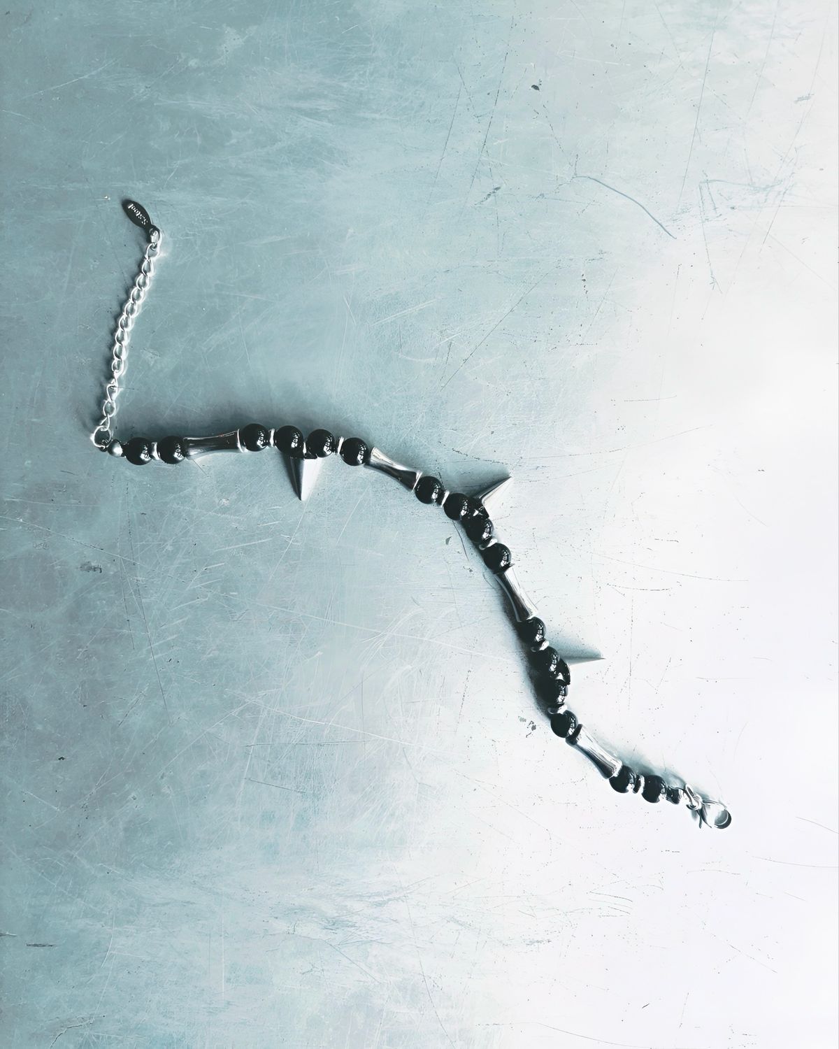 Beaded Spike (black)
