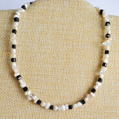 Dark pearl mix necklace