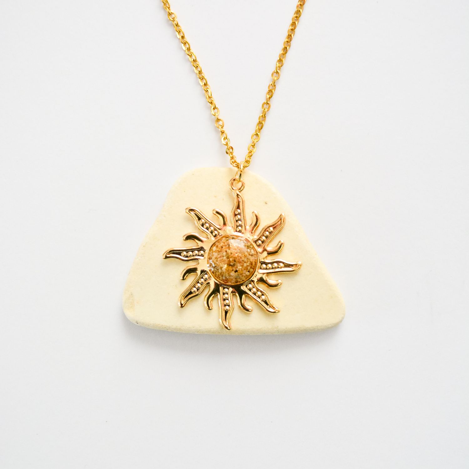 Sol y Playa Necklace