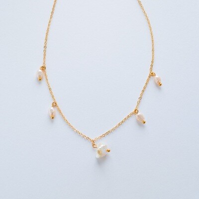 Dangle Pearl Necklace