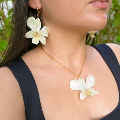 White Orchid earrings- Dendrobium