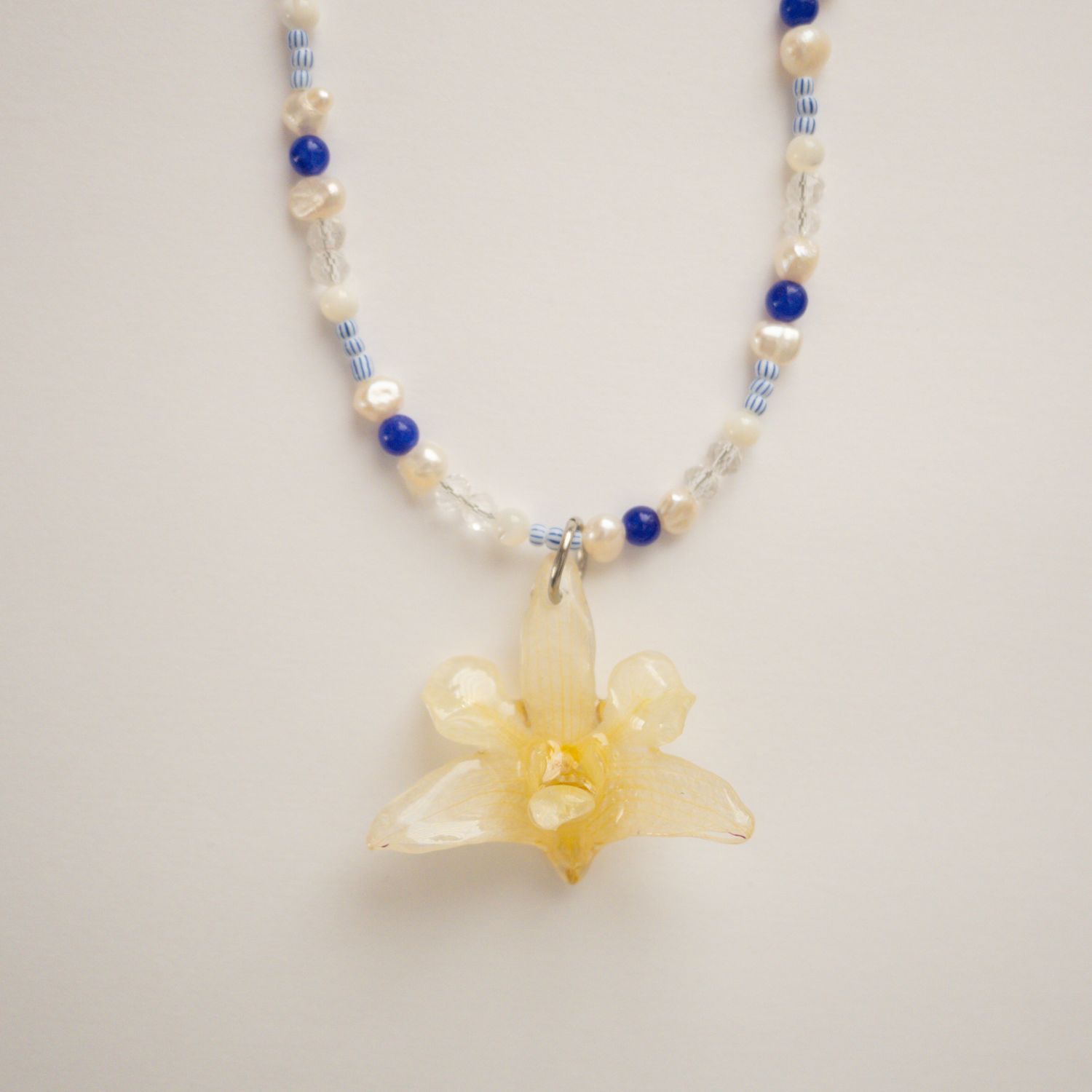 Mini orchid blue necklace