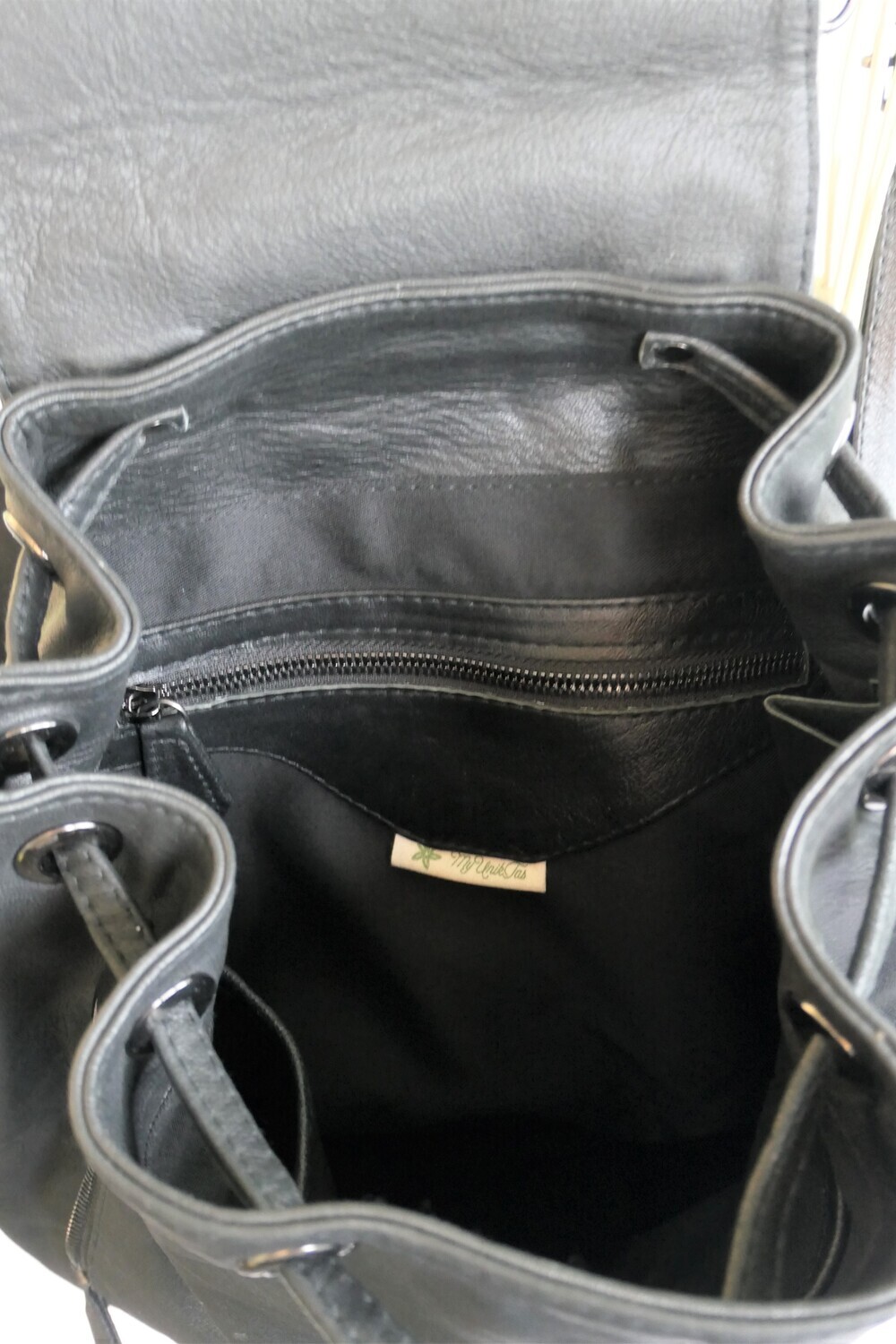 TANAH LOT Leder Rucksack