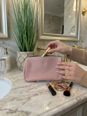 TELAGA WAJA Kleine Kosmetiktasche aus Leder – praktisch & elegant TELAGA WAJA Kleine Kosmetiktasche aus Leder – praktisch & elegant