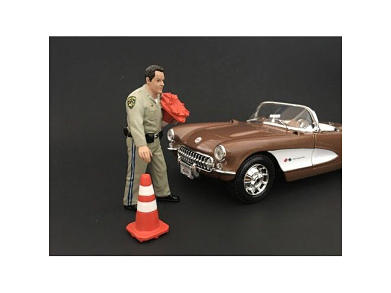 Highway Patrol Officer Collecting Cones Figurine / Figure For 1_24 Models by American Diorama