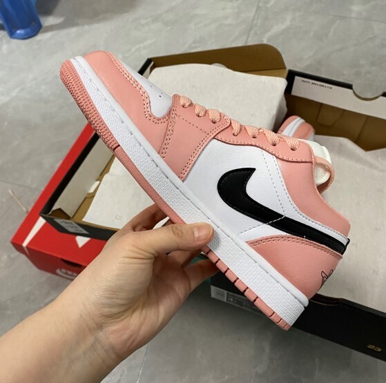 Air Jordan 1 Low White Pink
