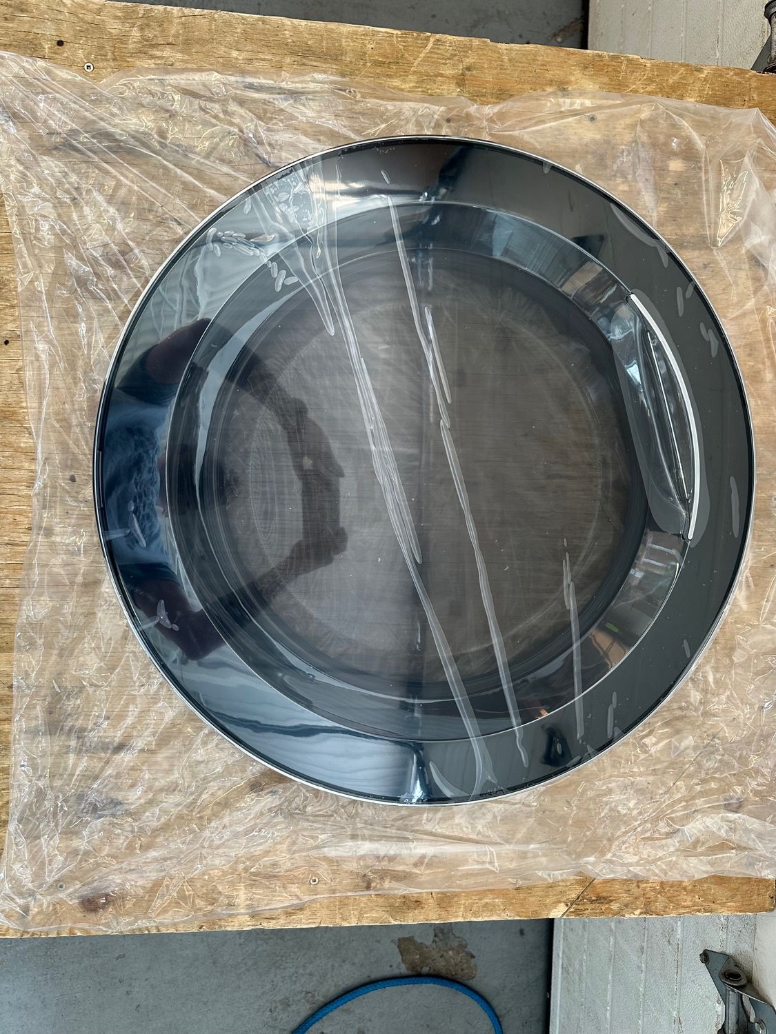 DOOR ASSEMBLY