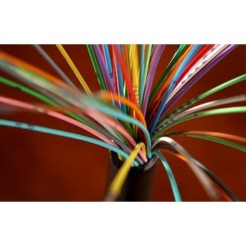 LA FIBRE OPTIQUE EST LA REVOLUTION DE DEMAIN