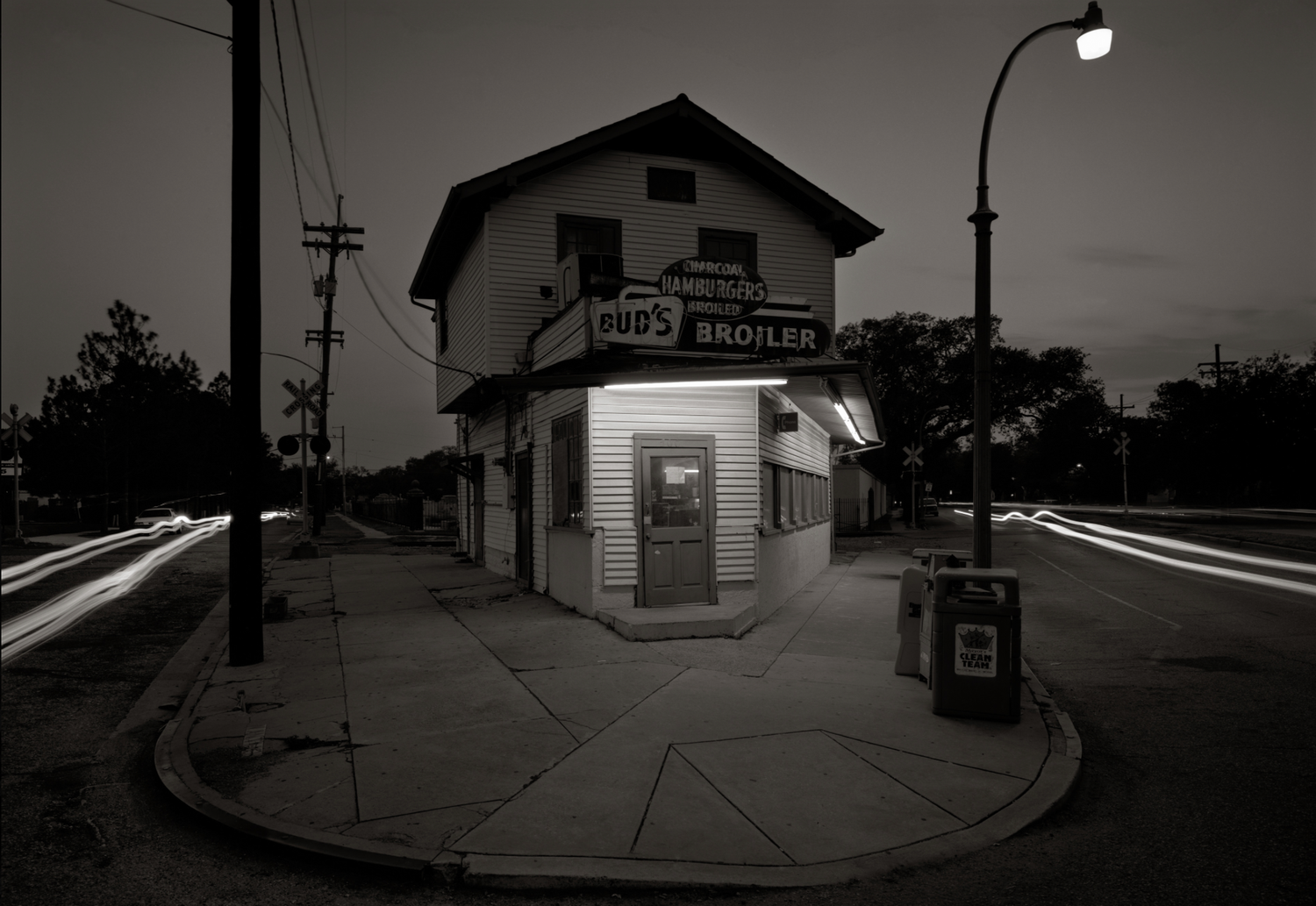 Joel Pickford, Bud&#39;s Broiler, Louisiana 2000, Ultra Chrome VM Pigment Print 2012