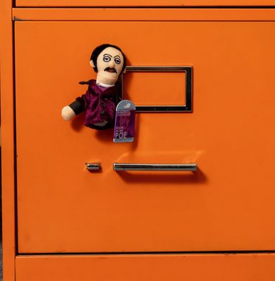 Edgar Allan Poe  Magnetic Finger Puppet