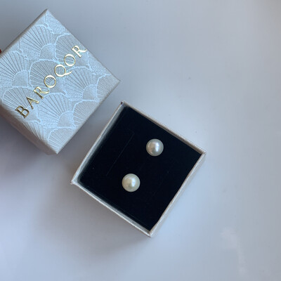 Classic round studs pearls 8-9mm
