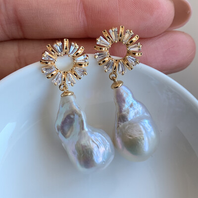 'Classic Beauty' medium white baroque pearl earrings 21x13mm