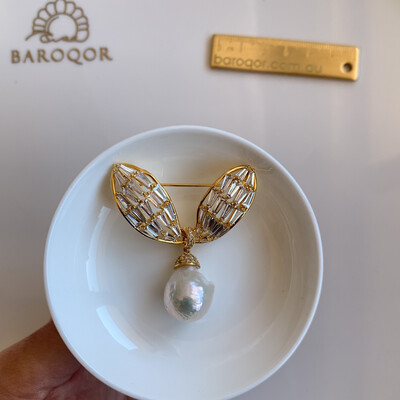‘Magic Bunny Hat’ White Baroque pearl Brooch 16x14mm