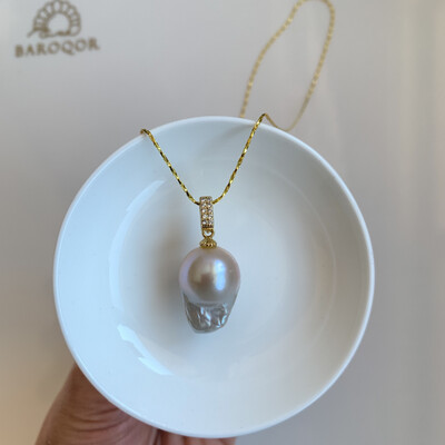 ‘Little dancer’ Medium baroque Pearl Necklace 21x15mm