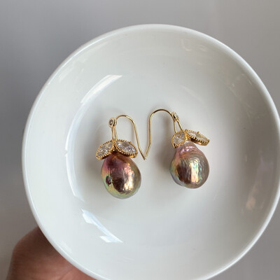 ‘Magic Pears’ G21 Baroque pearl earrings 14x12mm