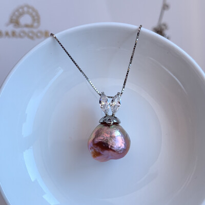 ‘Super Rabbit’ Baroque pearl Necklace 14x12mm