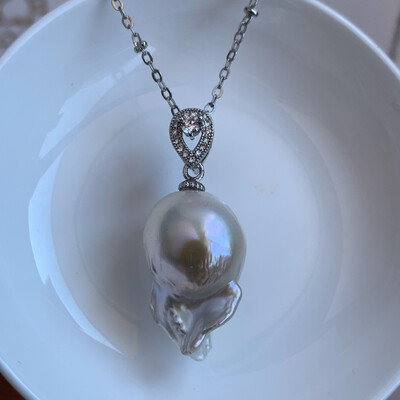 'Fishtail' silver large baroque pearl necklace 25x16mm