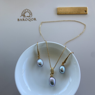‘Love is Grey’ Mini Grey Baroque pearl Set 10x8mm