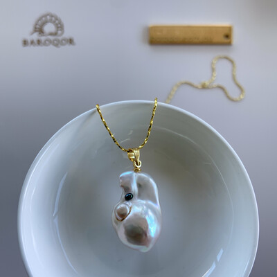 ‘Smurf’ Medium white Baroque Pearl Necklace 24x16.5mm