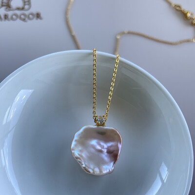 ‘Flower petal’ Large Petal Pearl Necklace Adjustable 19x18x7.5mm