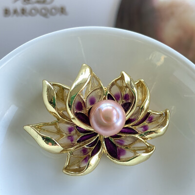 ‘Lotus Eye’ Lilac Purple Baroque pearl Brooch/ Pendent 9.5mm