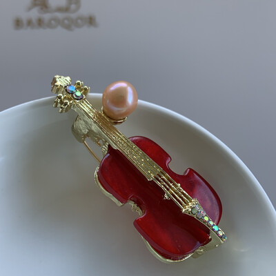 ‘Cello’ Pink Baroque pearl Brooch 7.5mm