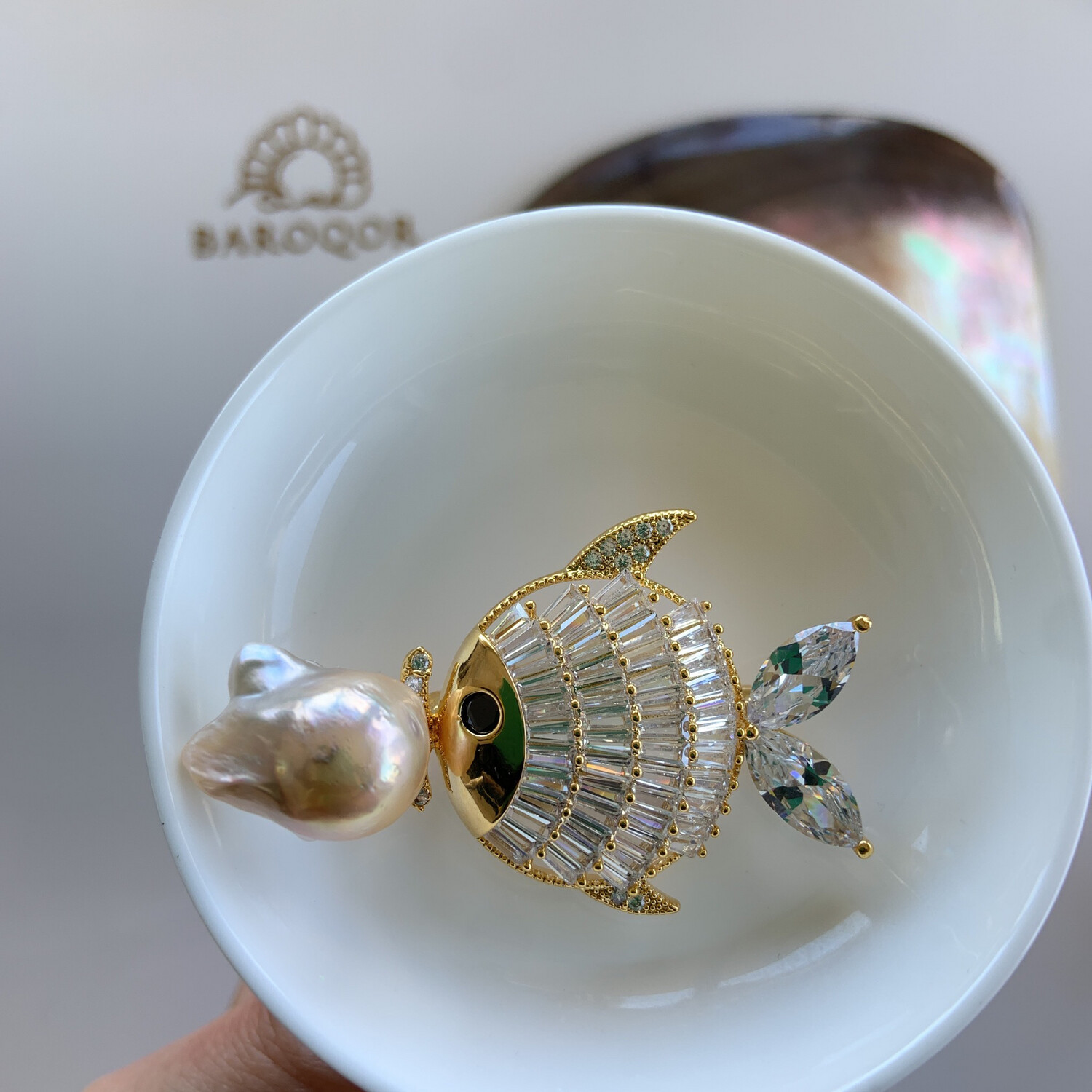 Fish Falling In Love Brooch pendent 19x12.5mm