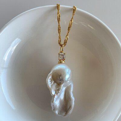 ‘Swallow’ Pearl Necklace