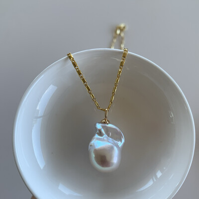 ‘Simple Confidence’ Pearl Necklace