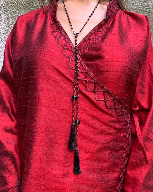 COLLANA POMPOM APERTA