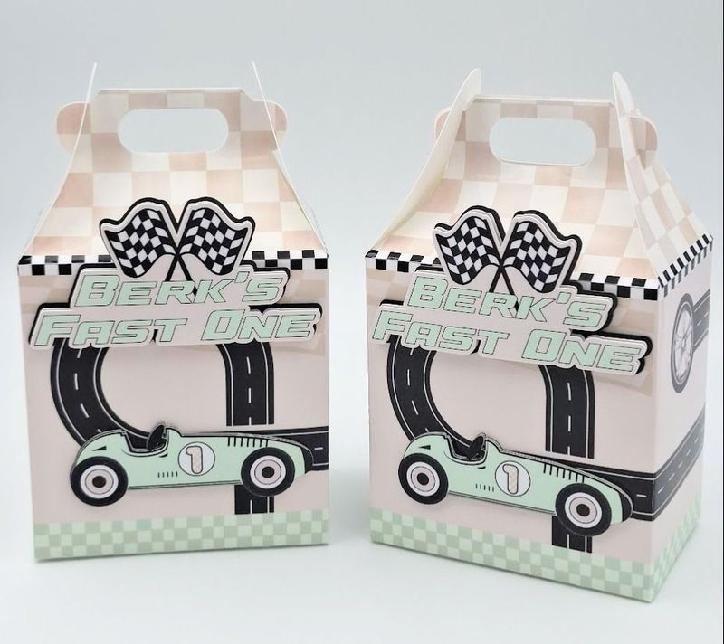 Regular Favor Box Medium (minimum order quantity 6) Regular Favor Box Medium (minimum order quantity 6)