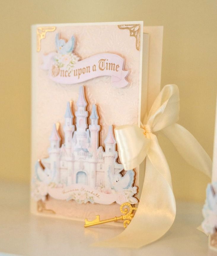 Deluxe Deluxe "Storybook" traktatiedoos, option to order pre-filled!