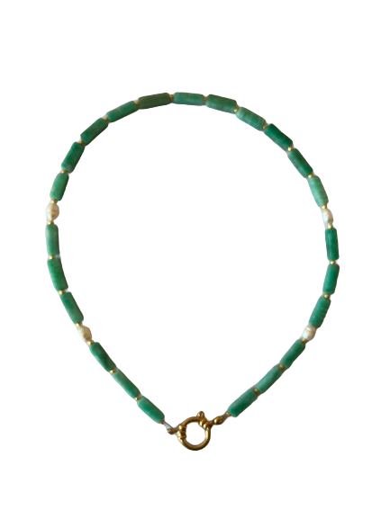 Parel Groen ketting rond slot