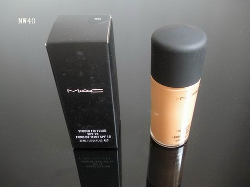 M A C Studio Fix Fluid SPF 15 NW40