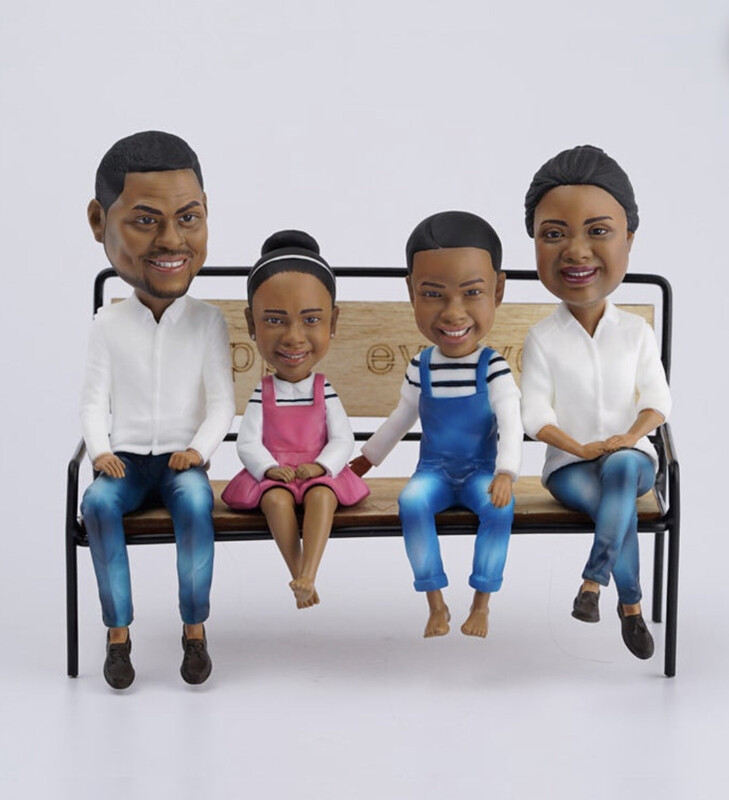 FAMILY 3D MINIATURE DOLLS
