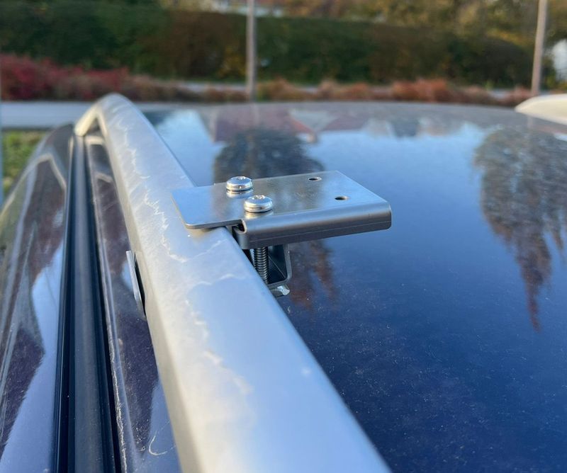 Bracket Kit Mercedes T-klass raised rails