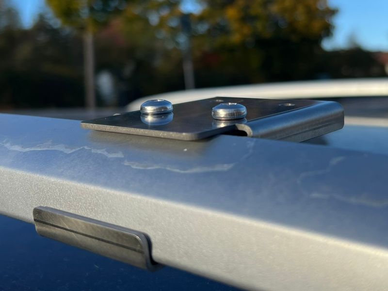 Bracket Kit Mercedes Vito raised rails (2024-)