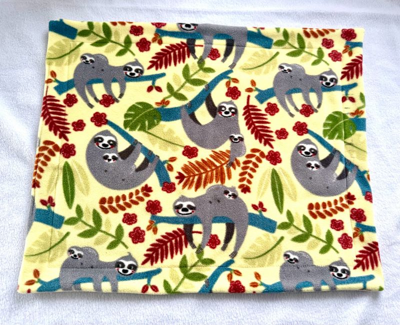 Pipipad Faultiere pastell gelb 40x50