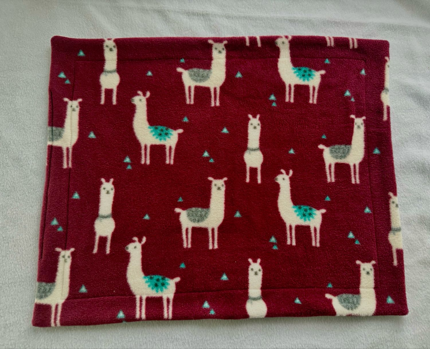 Pipipad Alpaka bordeaux 40x50