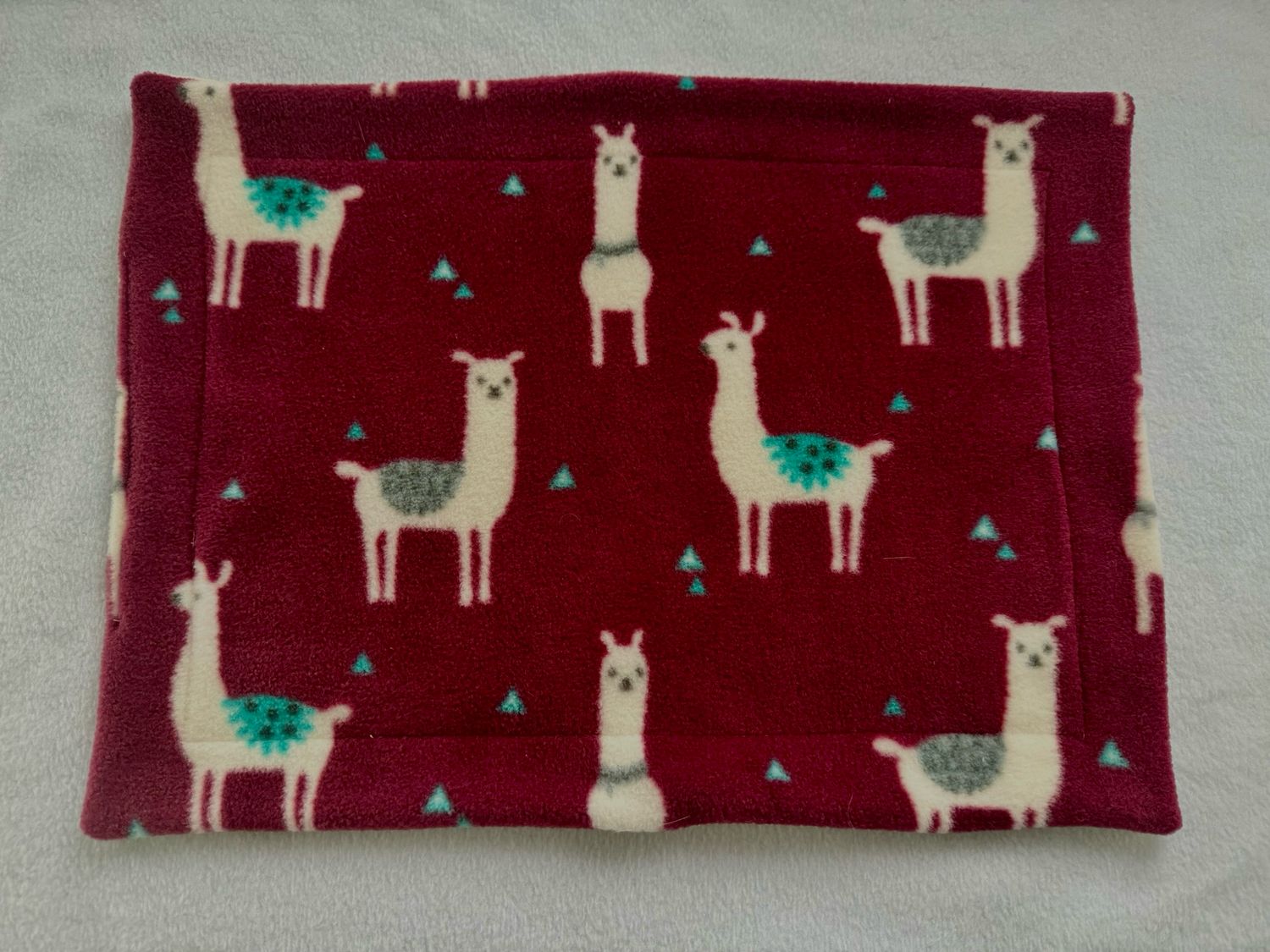 Pipipad Alpaka bordeaux 30x40