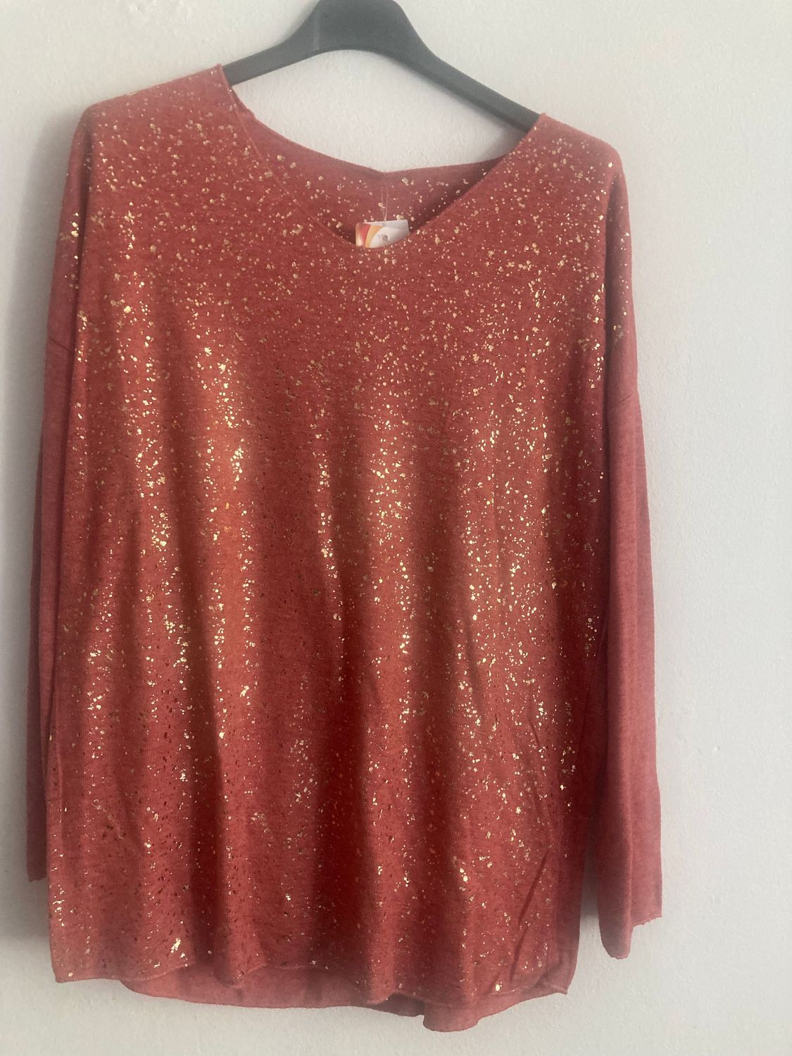 Shirt   Die Qualität: 30% Viskose 35% Lana 35% Angora