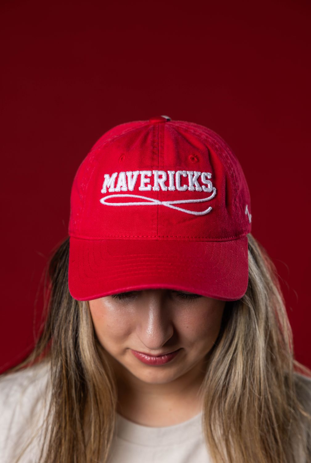 Women&#39;s Red- Zephyr Adjustable Hat