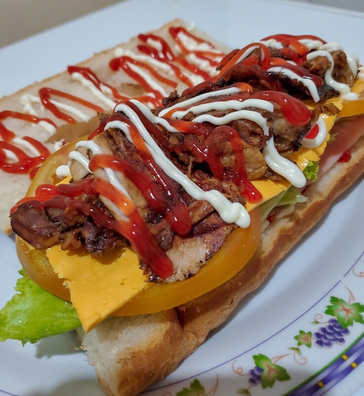 SÁNDWICH DE PIERNA CUBANO
